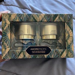 AMORE PACIFIC - unleash your inner youthfulness set